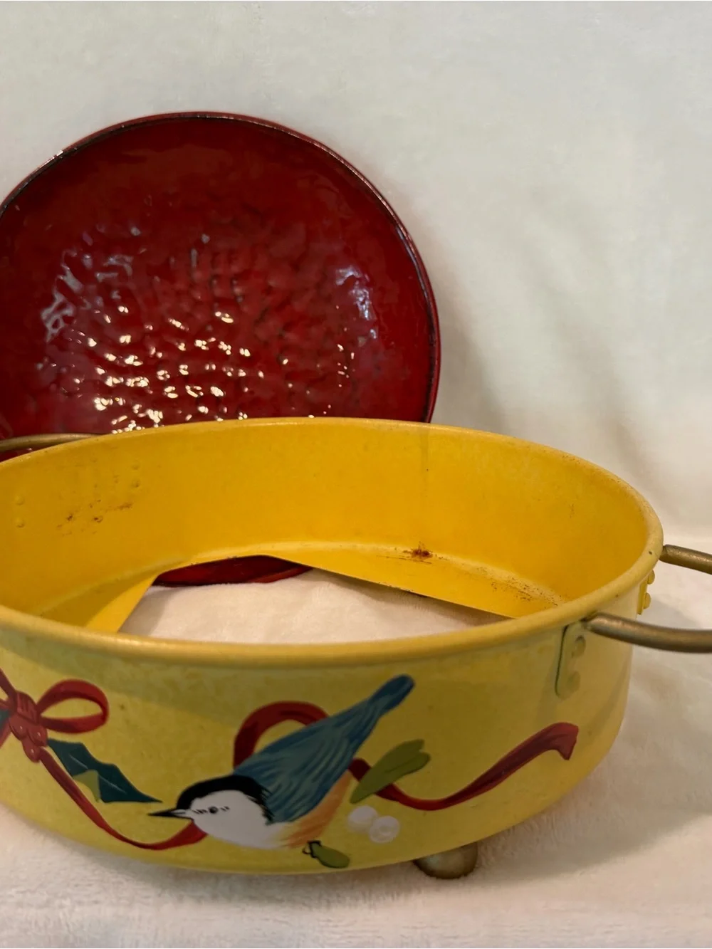 Lenox Winter Greetings Holiday Bird Round Casserole Holder 9 1/2” & Red Bowl